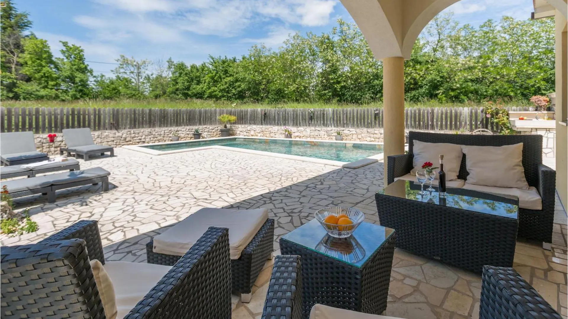 Stunning Home In Vrecari With Kitchen