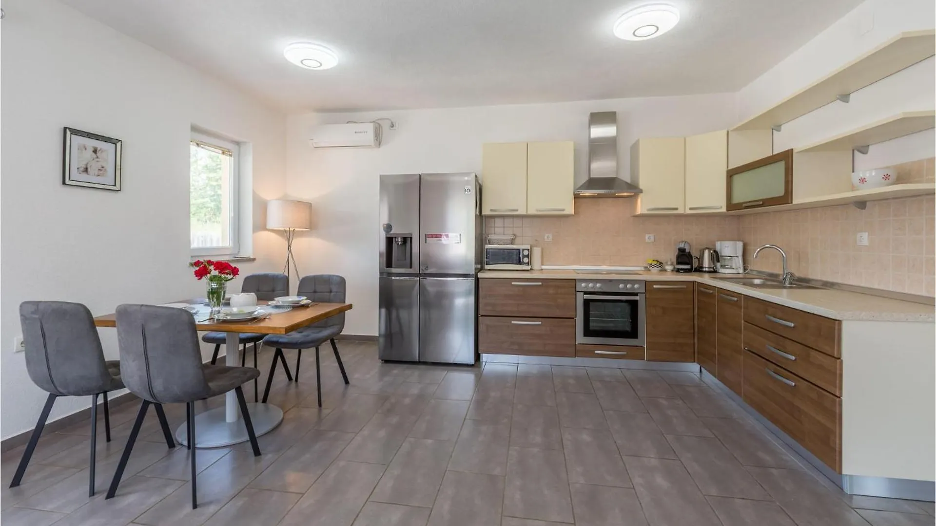 Stunning Home In Vrecari With Kitchen Vikendica Nedescina