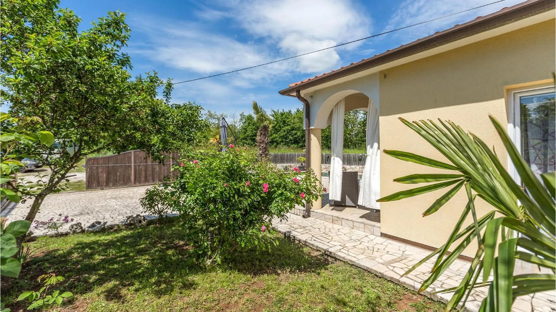 Stunning Home In Vrecari With Kitchen Vikendica Nedescina